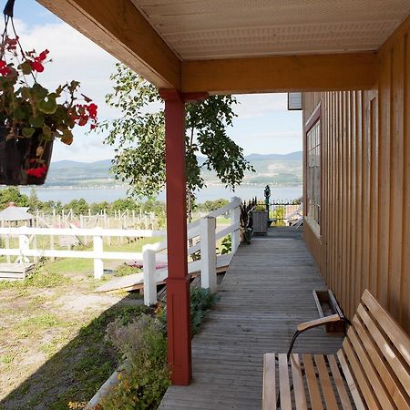 Auberge Au Poste De Traite Sainte-Famille エクステリア 写真