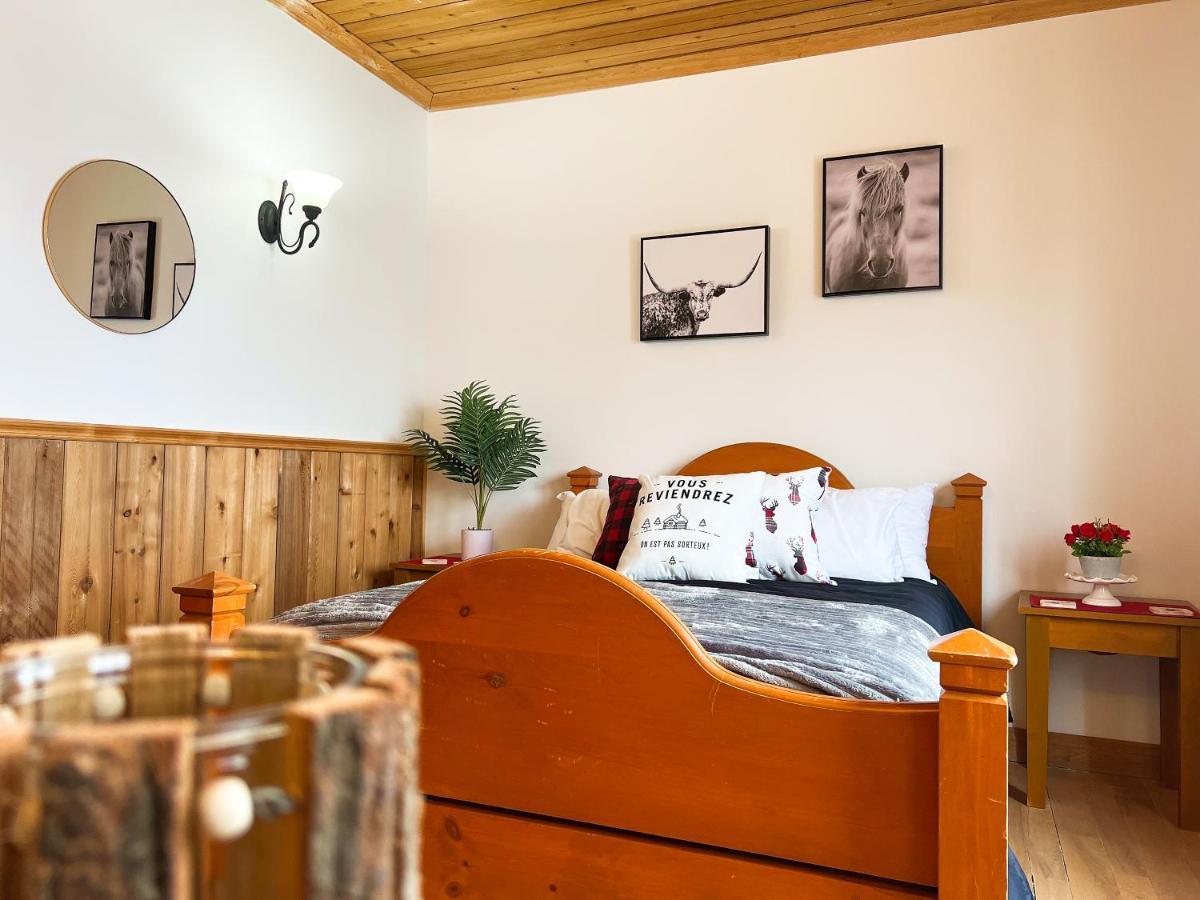 Auberge Au Poste De Traite Sainte-Famille エクステリア 写真